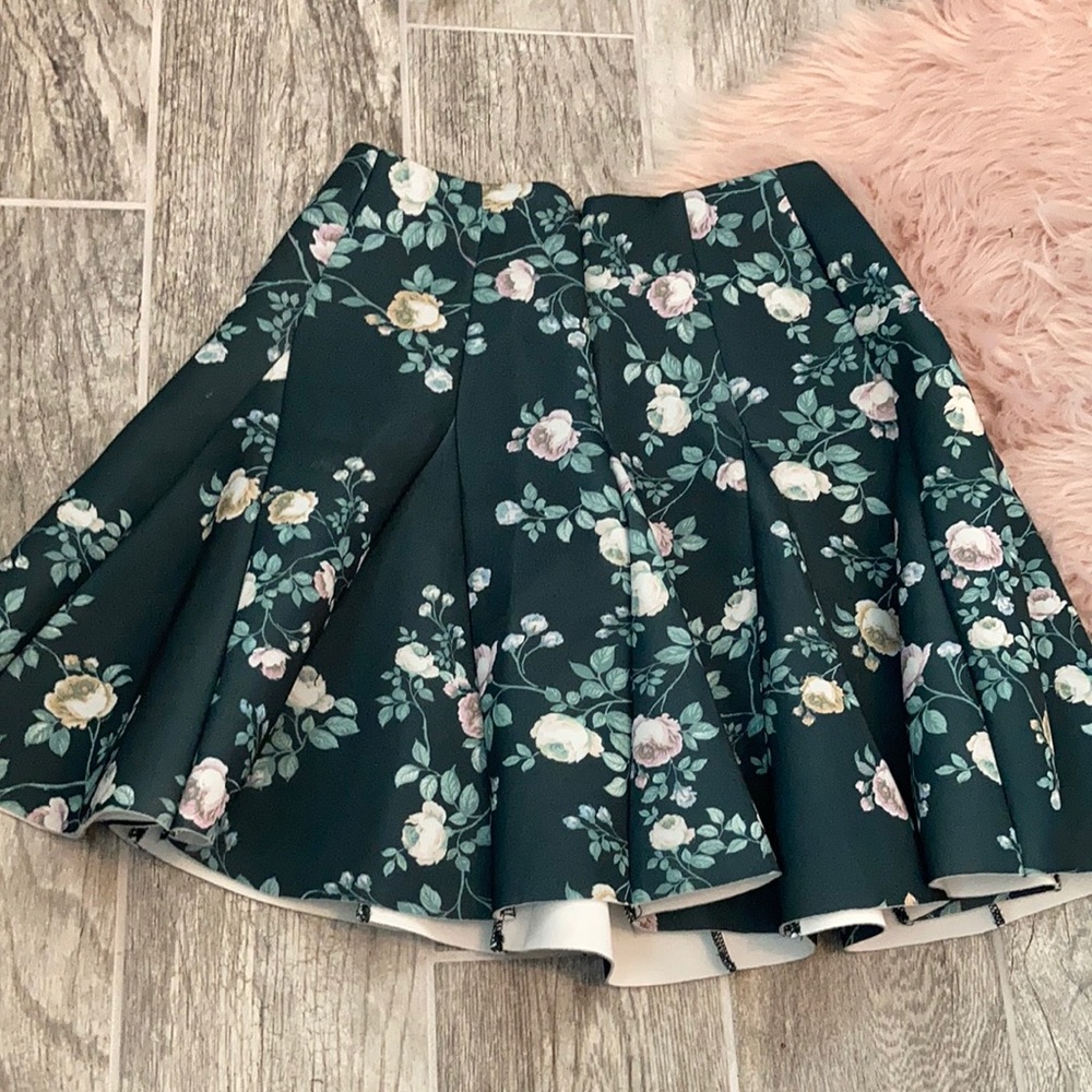 LC Lauren Conrad Runway Skirt